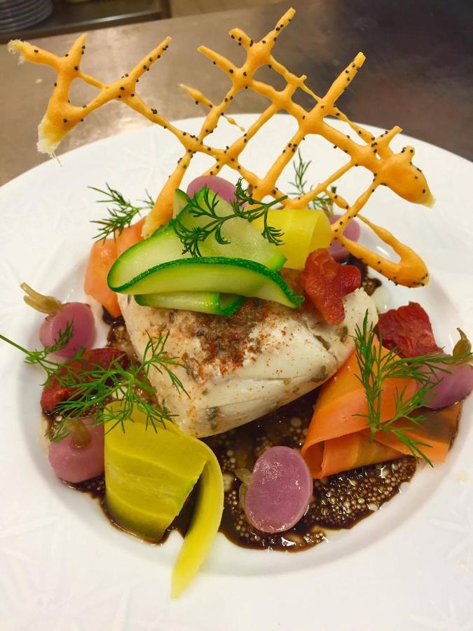 Logis Hotel Restaurant L'Oree Des Bois La Breille-les-Pins Eksteriør bilde